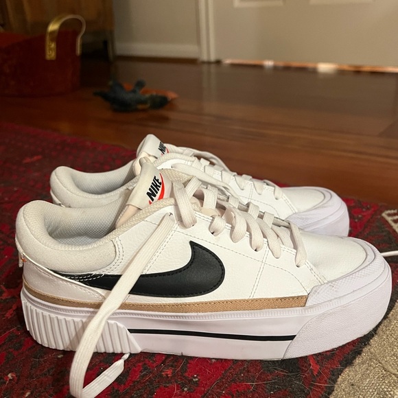 Nike Court Legacy Lift Sneaker - Picture 3 of 8